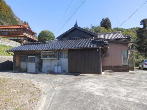Traditional 8DK Wooden House for Renovation in Imari, Saga - Main Image