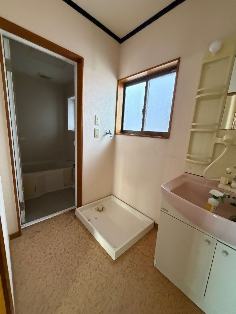 2LDK Single-Story House for Sale in Mihara, Hiroshima - Thumbnail 4