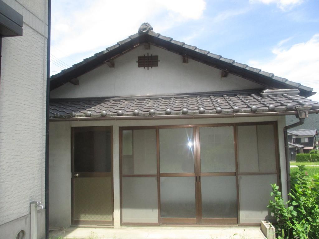 4LDK Vacant House with Detached Unit & Garden in Kasaoka, Okayama - Thumbnail 3