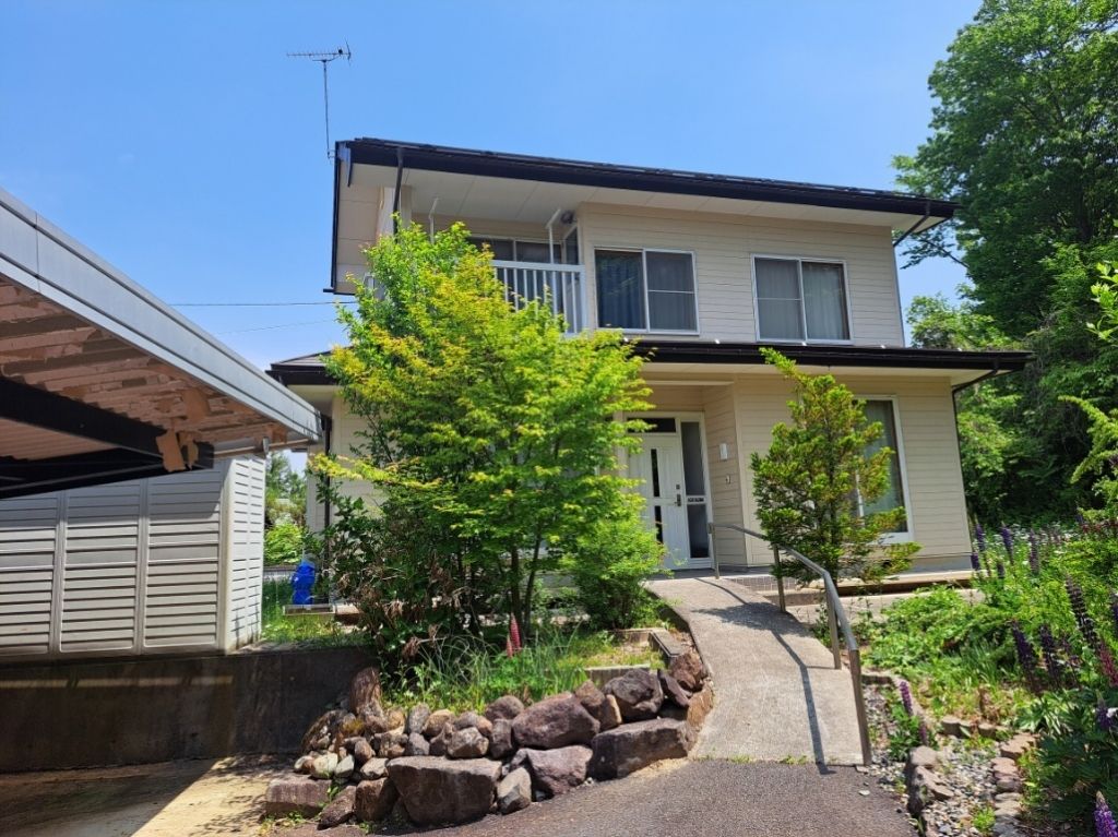 4DK House for Sale in Quiet Iizuna, Nagano with Mountain Views - Image 1