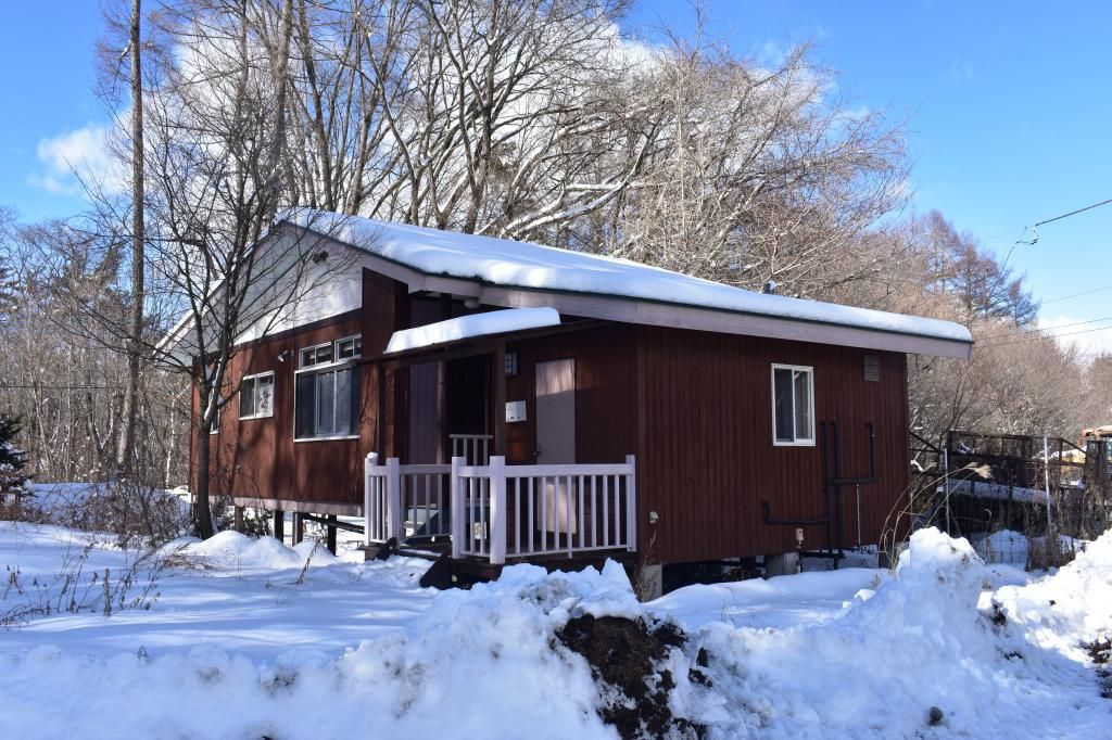 Spacious 406 sqm Corner Lot with 3DK House in Tsumagoi Village - Thumbnail 2