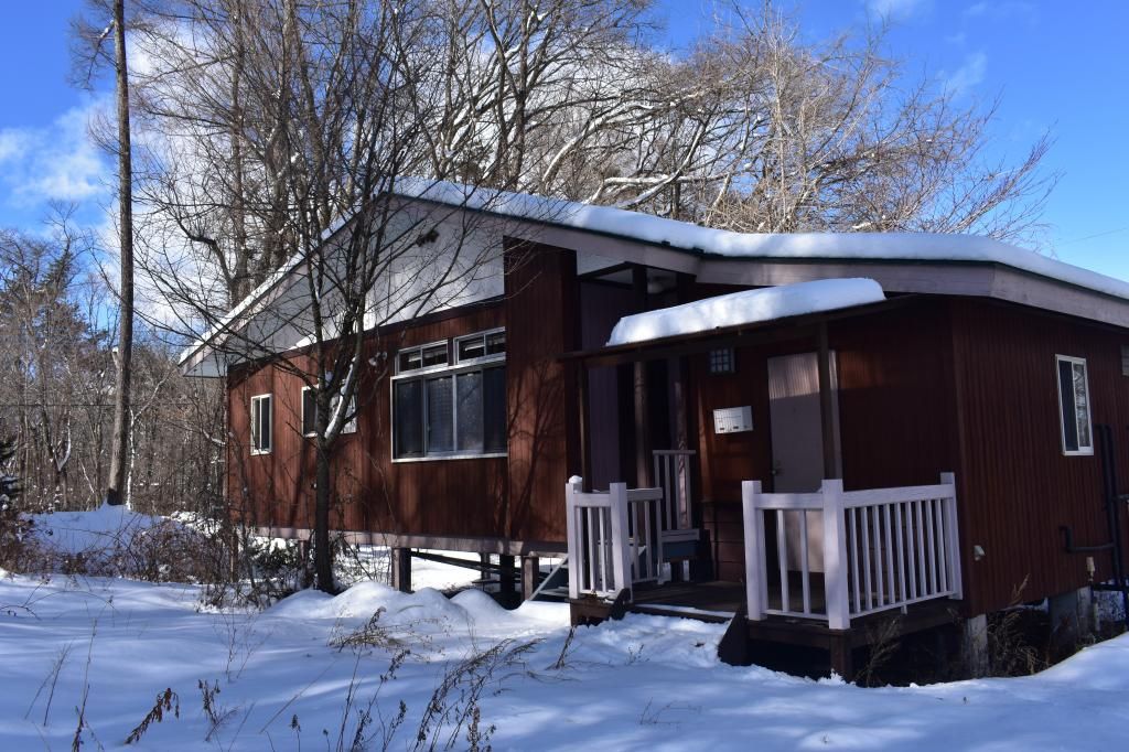 Spacious 406 sqm Corner Lot with 3DK House in Tsumagoi Village - Thumbnail 3