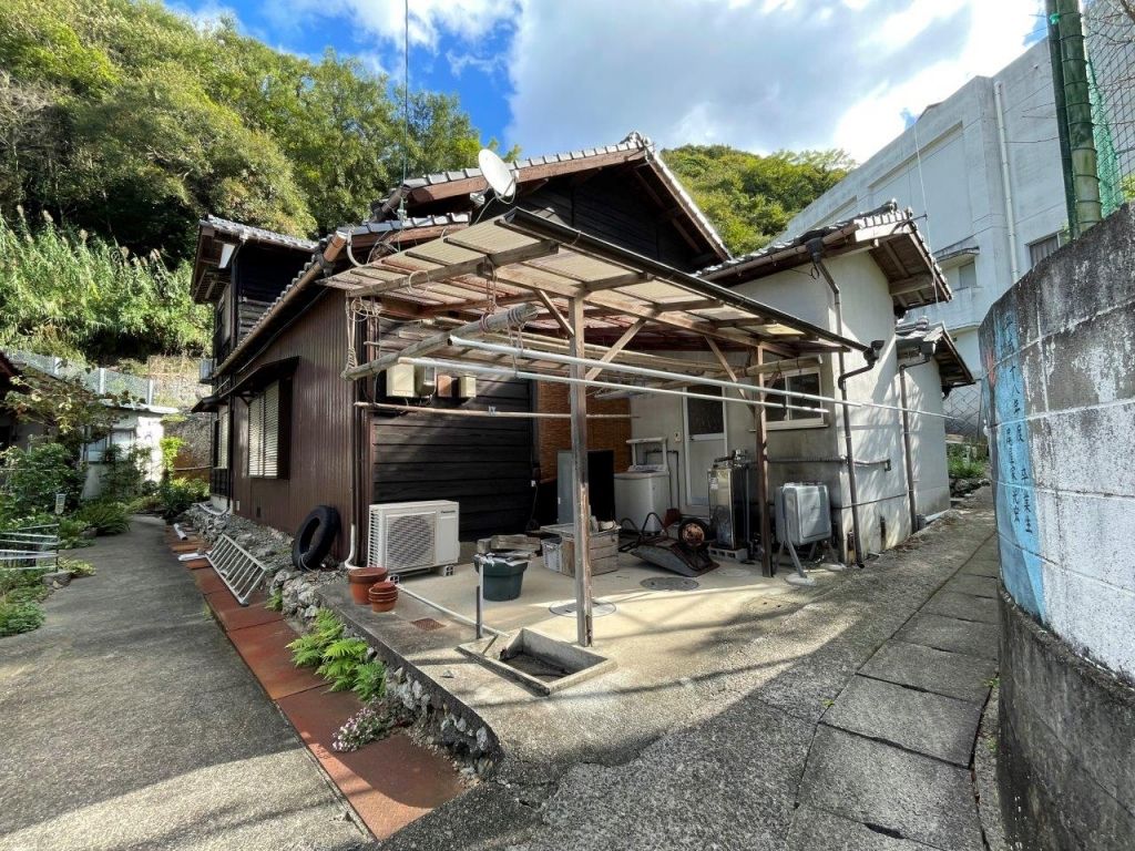 6LDK Akiya House for Sale in Seiyo, Ehime - Sea & Mountain Views - Thumbnail 2