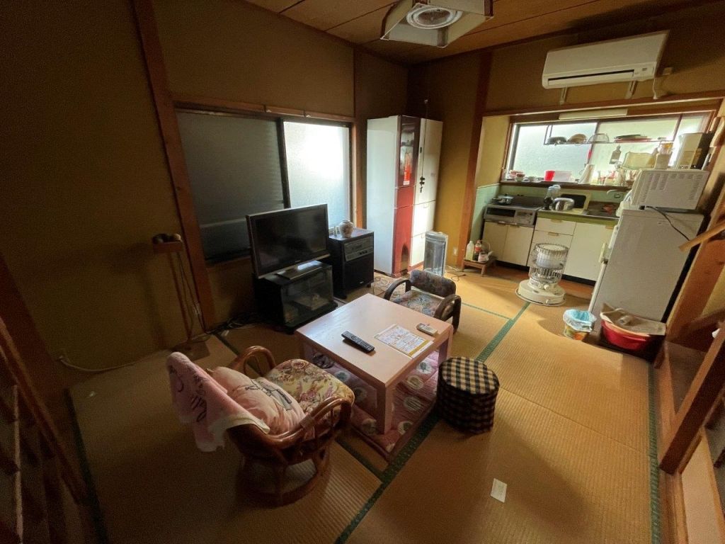 6LDK Akiya House for Sale in Seiyo, Ehime - Sea & Mountain Views - Thumbnail 4
