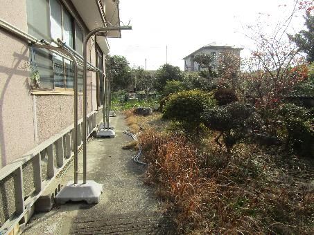 5DK Traditional House with Dual Gardens in Kit-suki Castle Town - Thumbnail 2