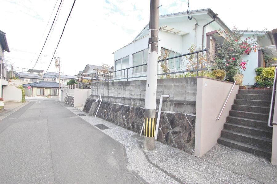 1968 4DK House on 226m² Corner Lot in Miyazaki's Sakuragooka-cho - Thumbnail 3