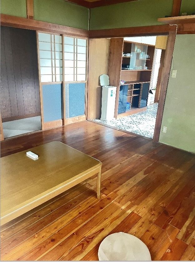 5LDK Detached House for Sale in Tsuru City, Yamanashi - Thumbnail 2