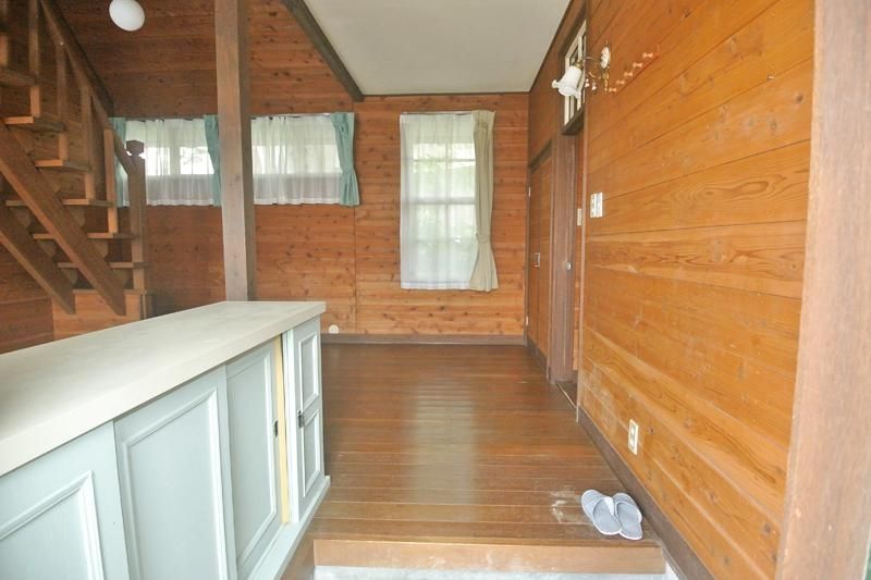 Spacious Countryside Home in Tsuyama with Land - Thumbnail 4