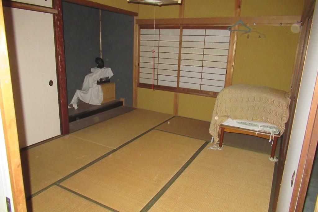 Compact 3DK House with Wood-Fired Bath for Sale in Niimi, Okayama - Thumbnail 4