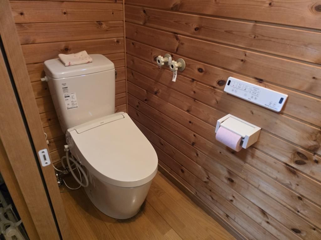 Spacious 2DK Wooden House on Large Plot in Hachimantai, Iwate - Thumbnail 4