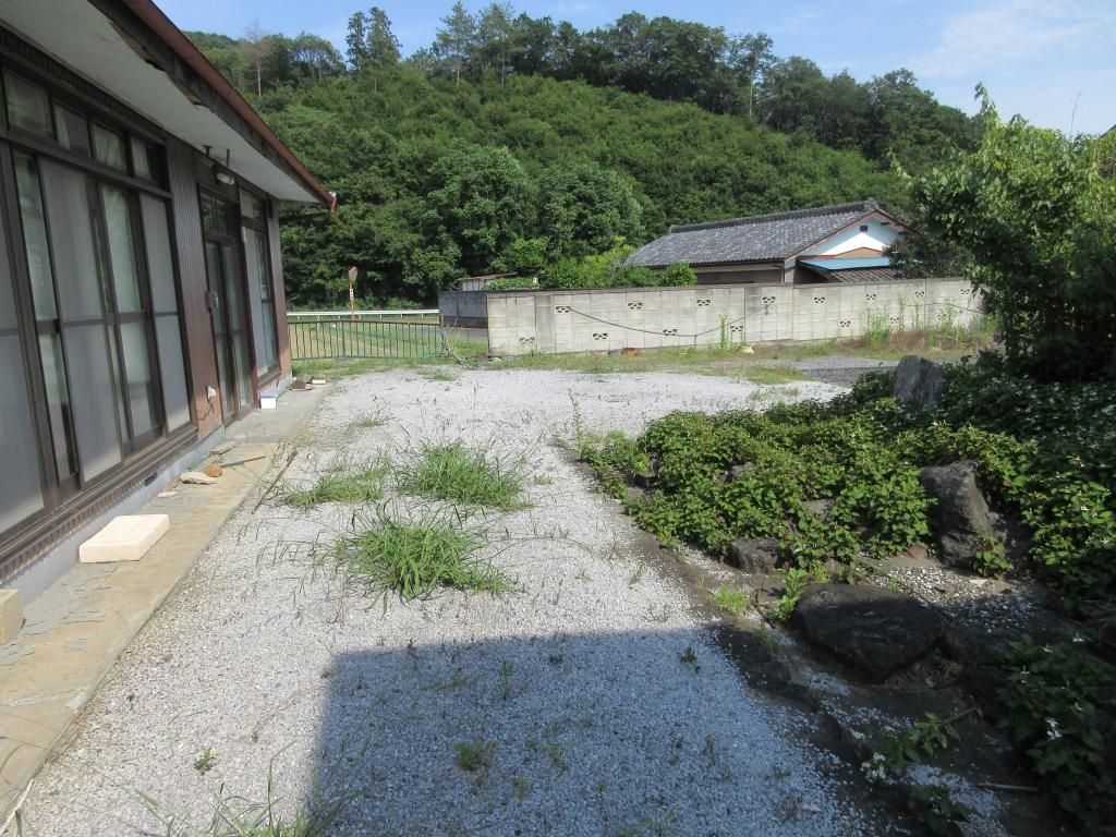 55-Year-Old Detached House on 859sqm Corner Lot in Ashikaga - Thumbnail 3
