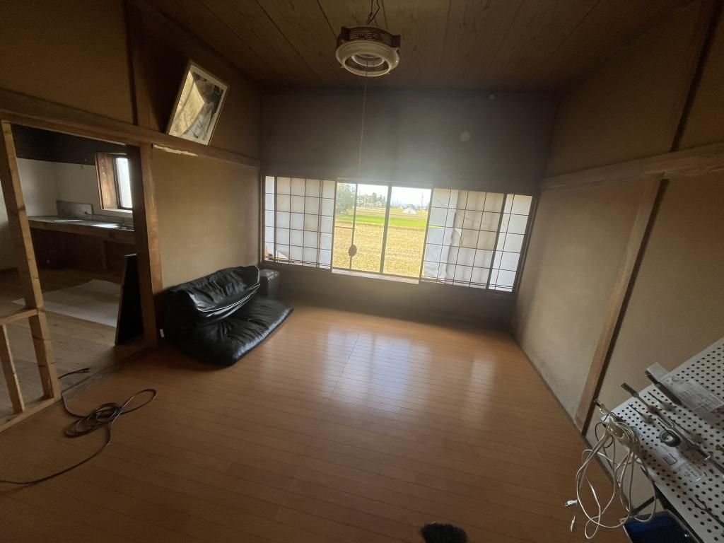 5DK Family House on Large Corner Plot in Nyuzen, Toyama - Thumbnail 3