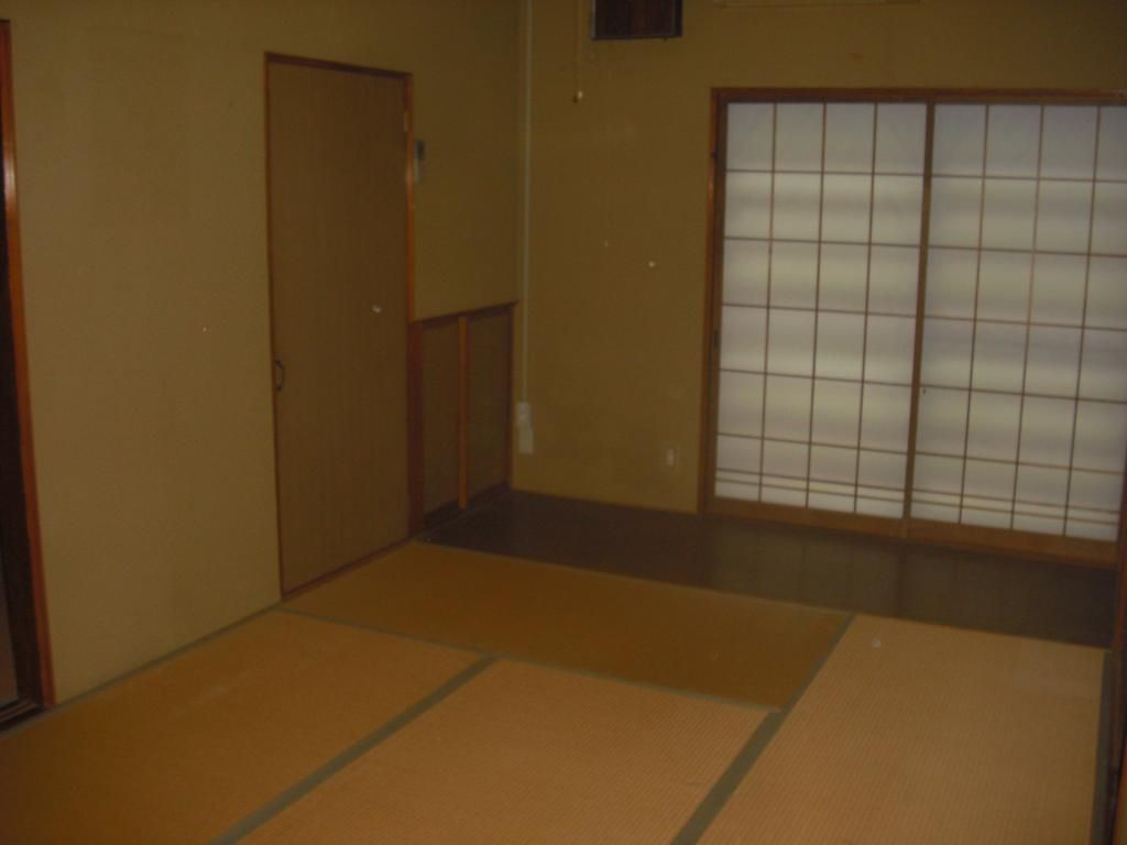 8K House on 1051 sqm Corner Lot in Joetsu, Niigata - Thumbnail 3