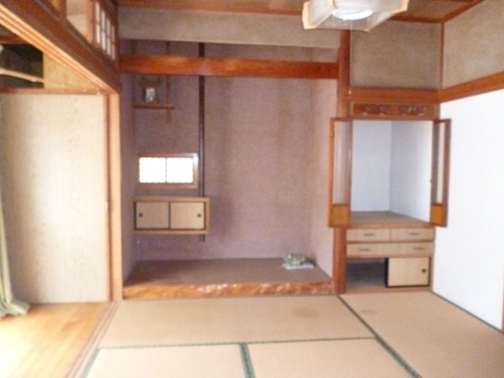 Traditional 4DK House for Sale in Ichikikushikino, Kagoshima - Thumbnail 4