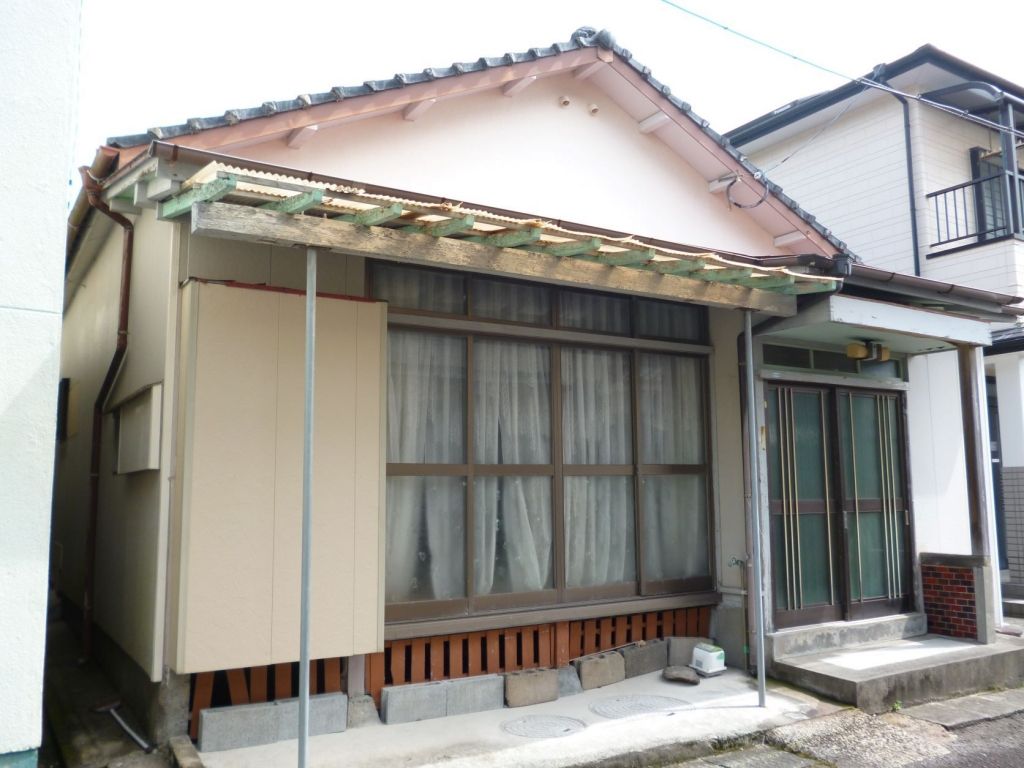 Traditional 4DK House for Sale in Ichikikushikino, Kagoshima - Thumbnail 2