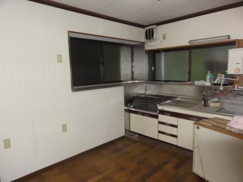 Traditional 4DK Wooden House for Sale in Sanyo-Onoda, Yamaguchi - Thumbnail 4