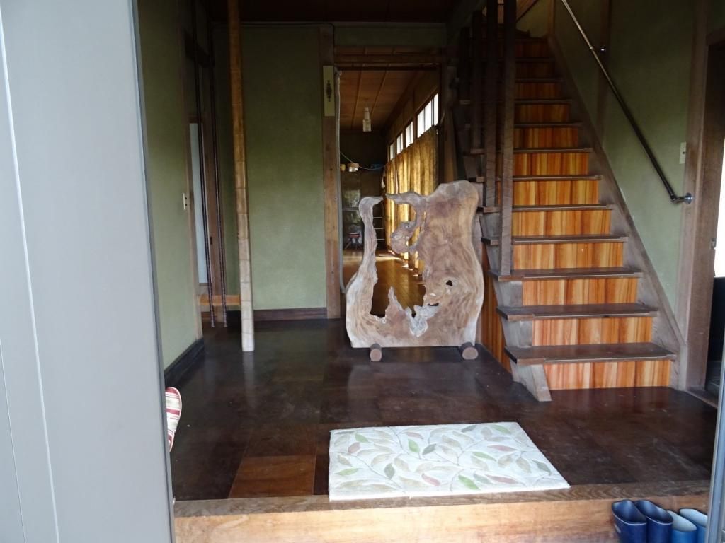 7DK Wooden House for Sale on Large Corner Plot in Hokuei, Tottori - Thumbnail 2