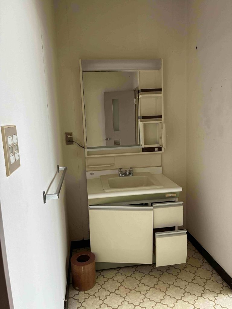 7DK House in Miyako City, Iwate – 296m² with Tea Room - Thumbnail 3