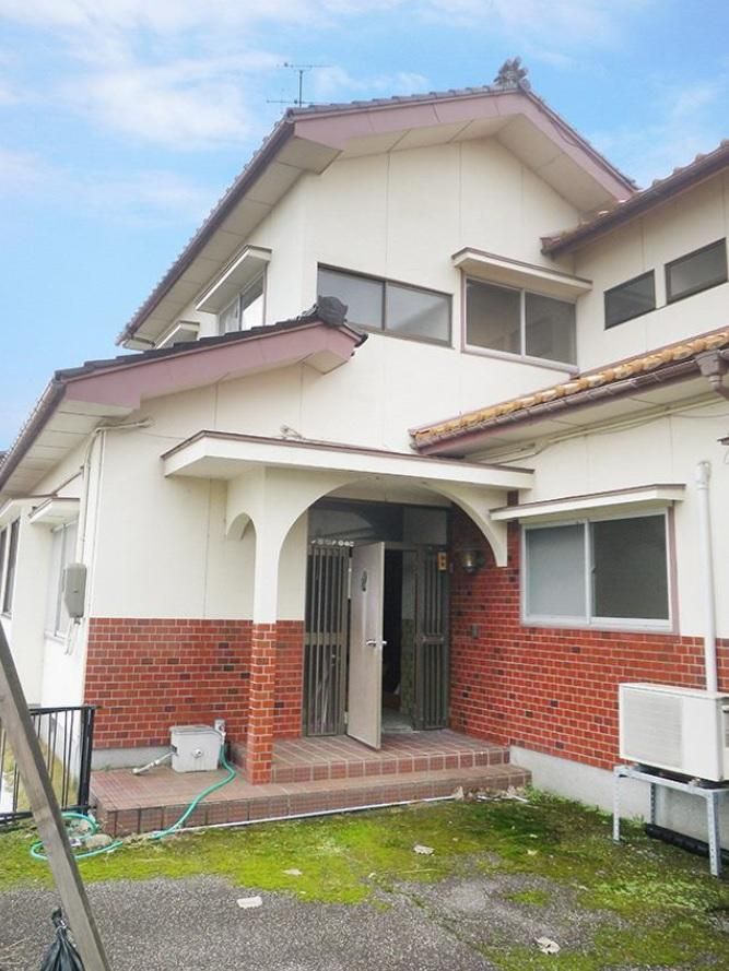 Large 406 sqm Detached House on 532 sqm Land in Uozu, Toyama - Thumbnail 2
