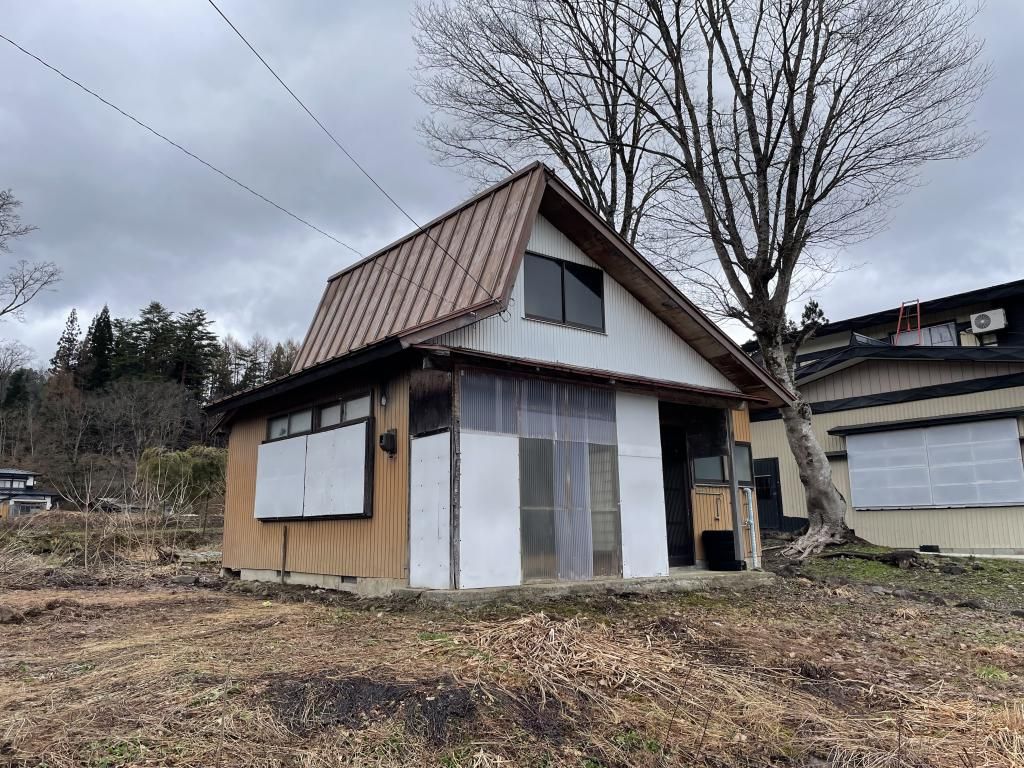 Large 444 sqm Traditional House for Rent in Kaneyama, Yamagata - Thumbnail 3