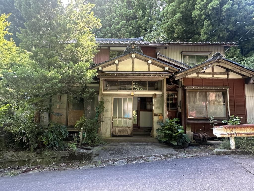 Detached House with Large Workshop for Sale in Yahiko Village, Niigata - Thumbnail 3