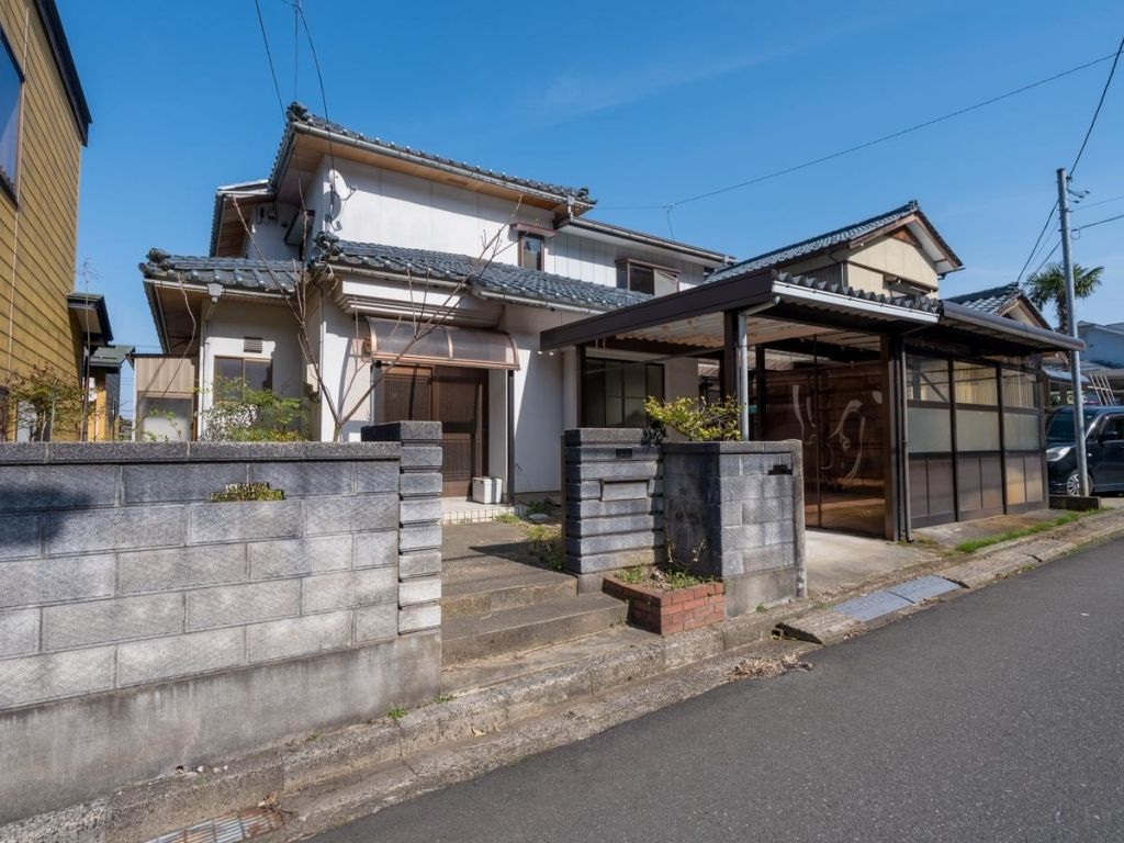 Renovating 9DK House on Large Corner Plot in Fukui City - Main Image