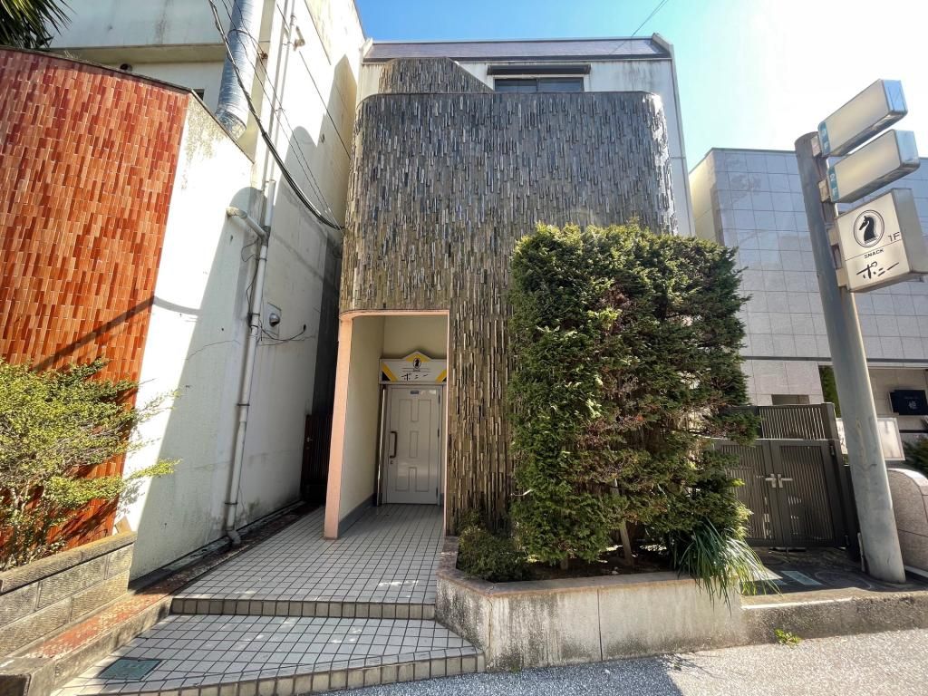 Mixed-Use Commercial Building Near Kamojima Station in Yoshinogawa - Thumbnail 2