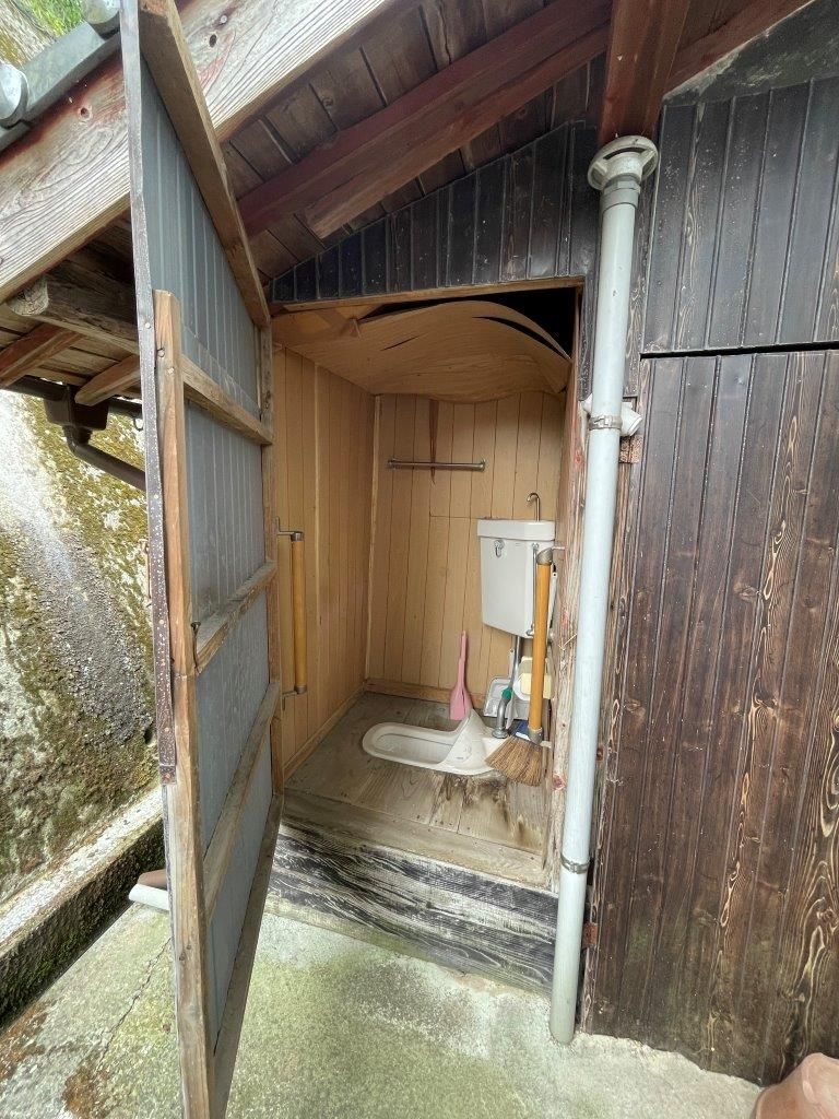8SK Pre-Owned House with Farmland in Seiyo, Ehime - Thumbnail 2