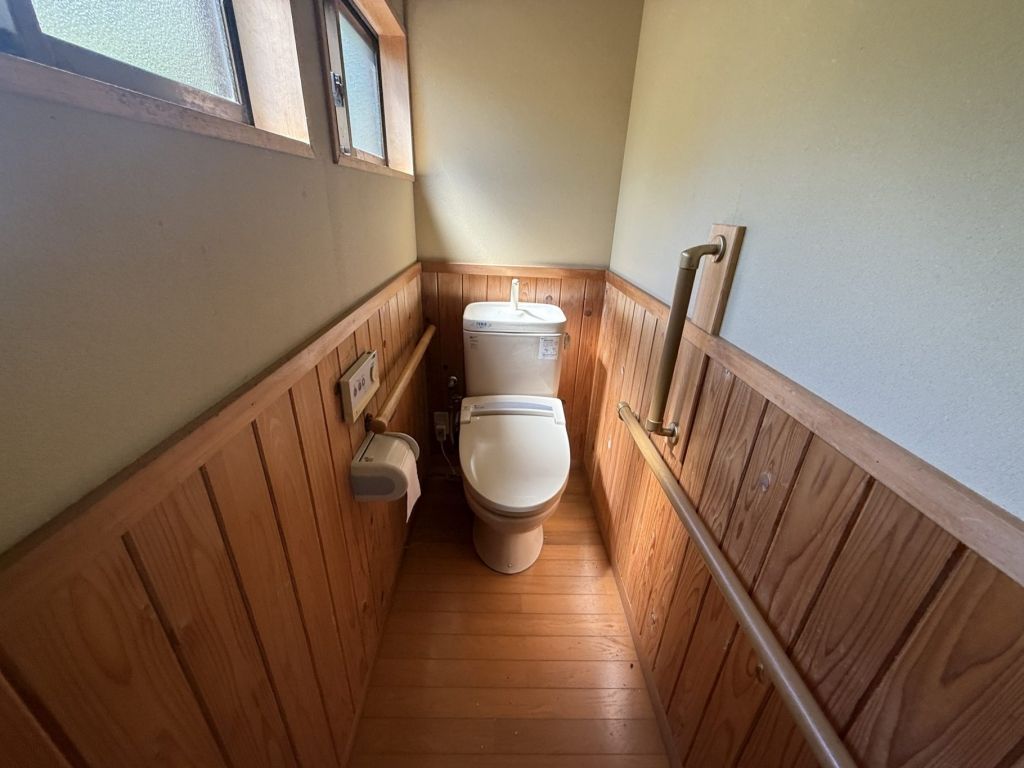 Compact 4DK House with Carport in Quiet Inawashiro - Thumbnail 4