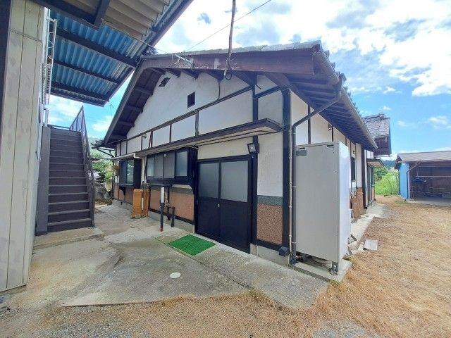 1968 7DK House with Outbuildings on 1343m² in Azumino - Thumbnail 3