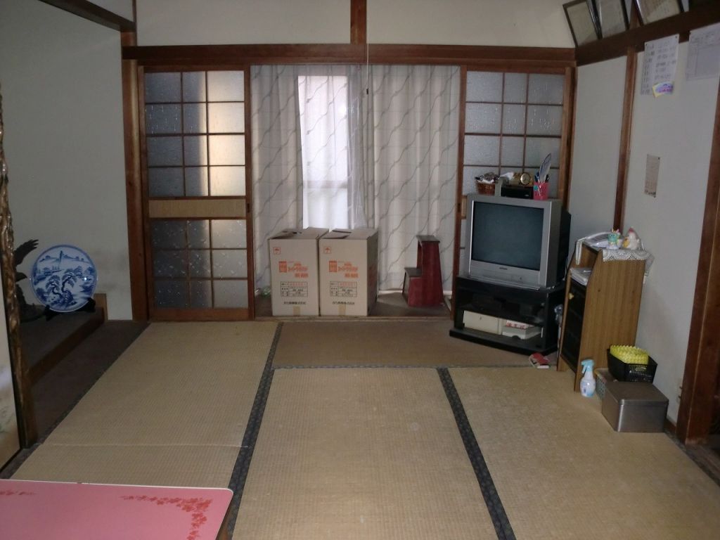 Traditional Home with Fishing Port Views in Imabari, Ehime - Thumbnail 4