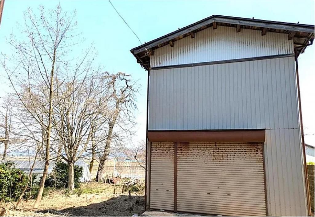 1933 Timber House on 537 sqm Corner Lot in Ojiya, Niigata - Thumbnail 2