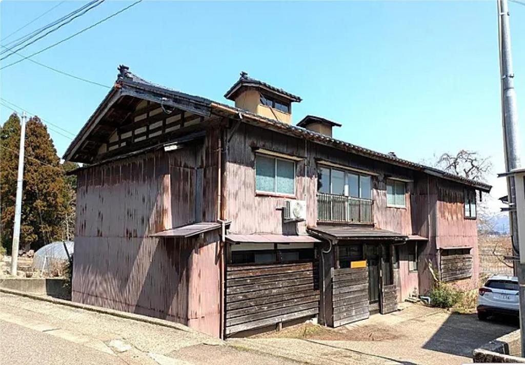1933 Timber House on 537 sqm Corner Lot in Ojiya, Niigata - Thumbnail 4
