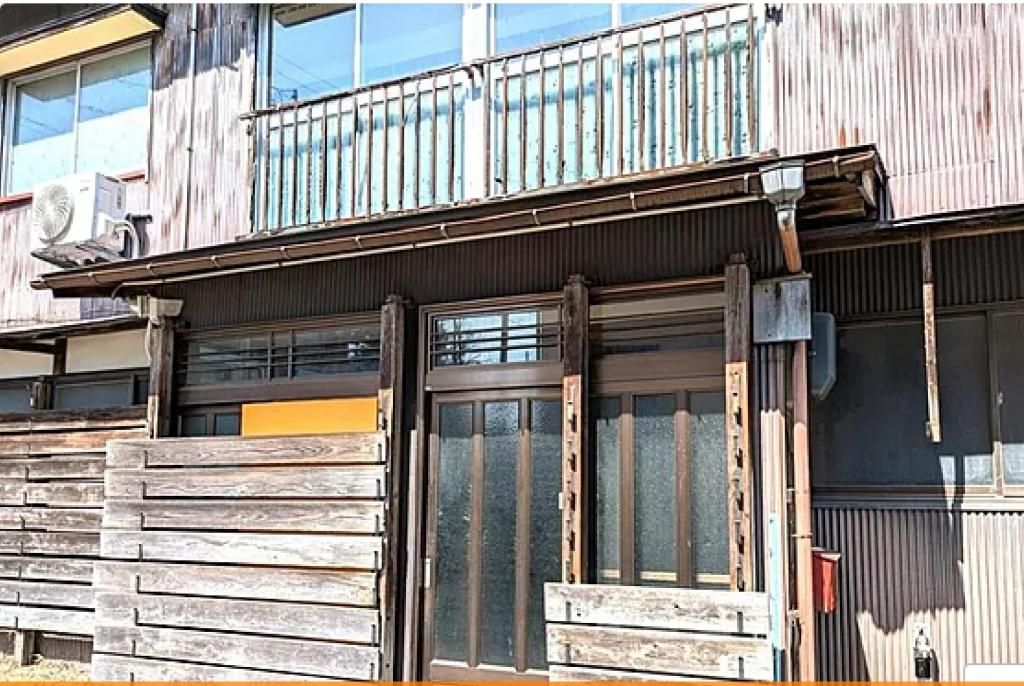 1933 Timber House on 537 sqm Corner Lot in Ojiya, Niigata - Thumbnail 3