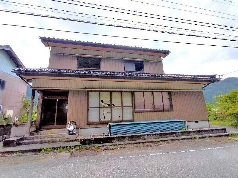 7LDK Spacious Wooden House for Sale in Asahi, Toyama - Thumbnail 3