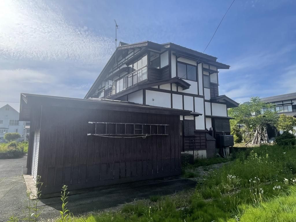 Traditional-Style House in Kaneyama, Yamagata - 180 sqm - Thumbnail 2