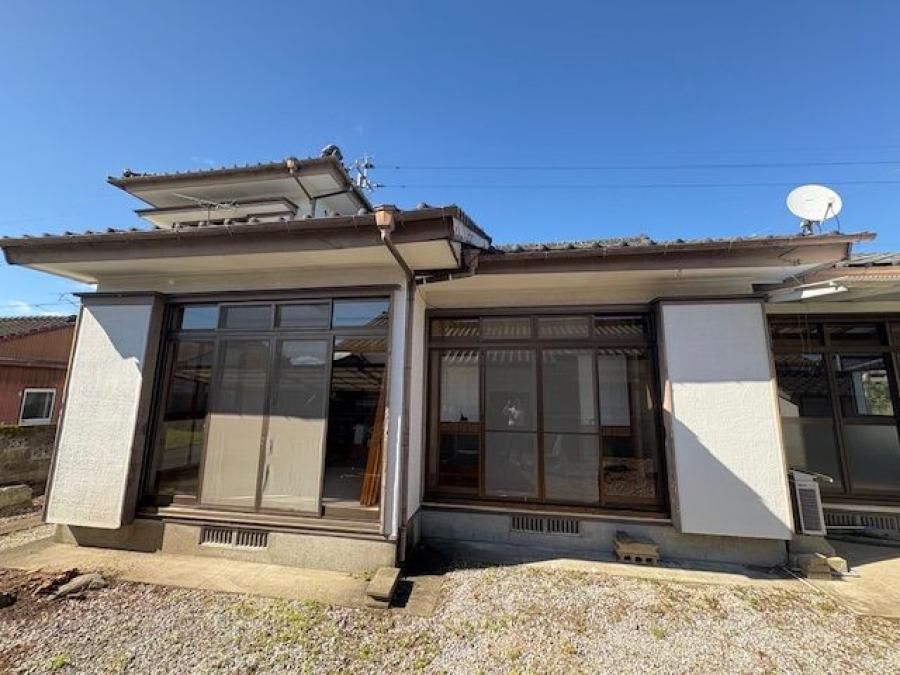 4DK House on 289 sqm Land in Quiet Miyazaki Neighborhood - Thumbnail 2