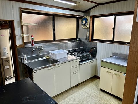 6-Room House for Rent in Kamikitayama, Nara with Panoramic Views - Thumbnail 3
