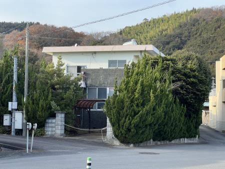 5K House for Sale in Imabari with Road Heater and Large Land - Thumbnail 3