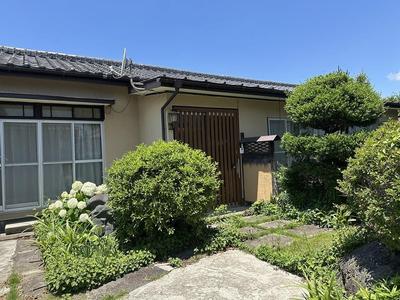 Spacious 3LDK House with 4 Buildings in Kiryu — Image 1, Kiryu, Gunma