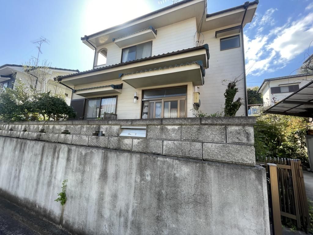 4LK Detached House for Sale in Quiet Imabari Neighborhood - Thumbnail 2