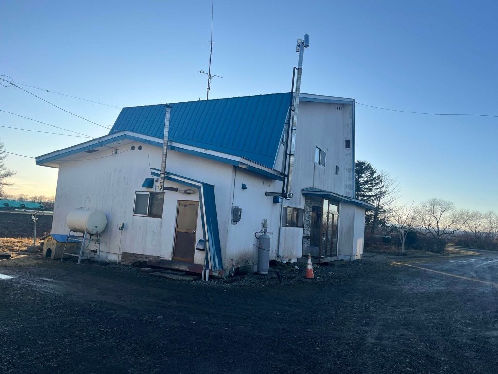 5LDK House for Sale on Large 3354 sqm Plot in Urahoro, Hokkaido - Thumbnail 3