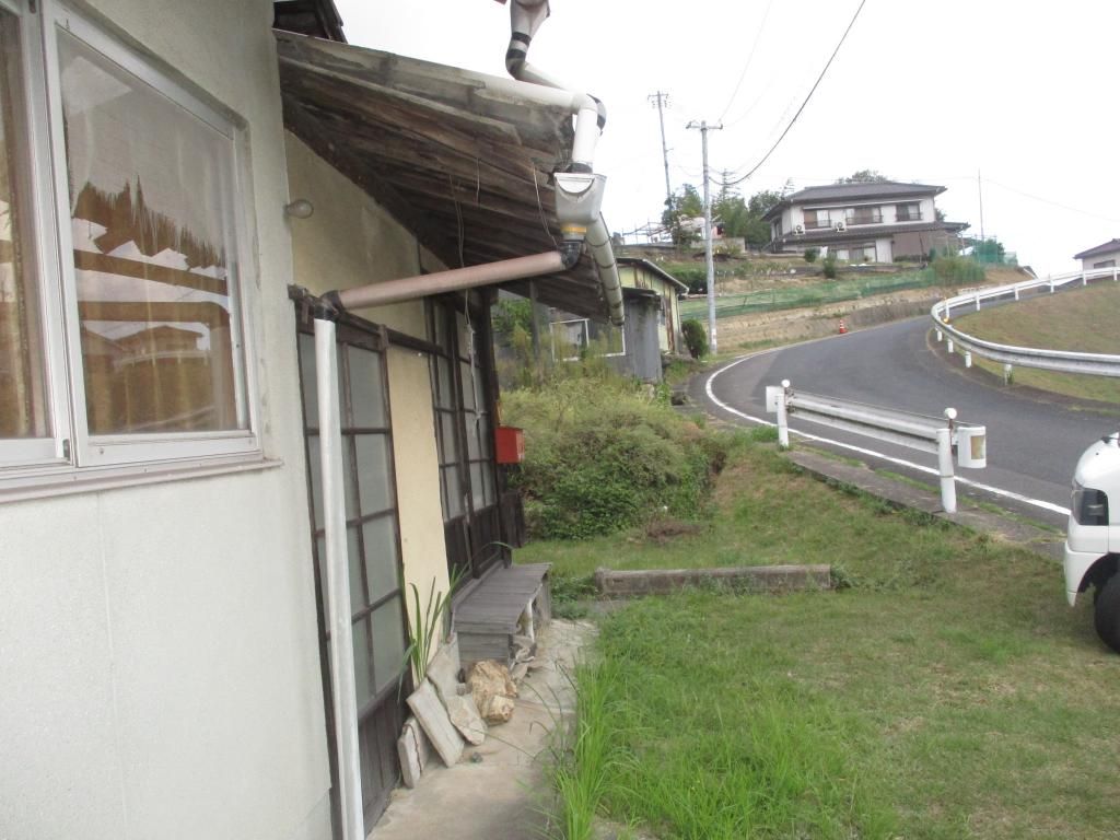 5K Vacant House on 582 sqm Land in Kasaoka, Okayama for Renovation - Thumbnail 3