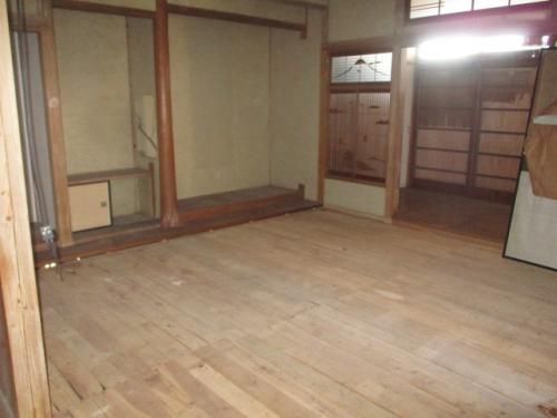 6LDK House for Sale on 1072 sqm Land in Taku City, Saga - Thumbnail 2