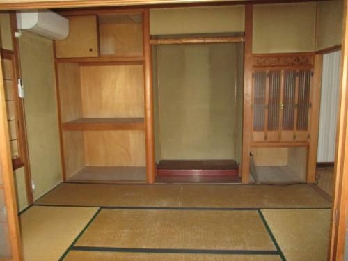 2-Story Akiya House in Kasaoka with Office Use Potential - Thumbnail 4