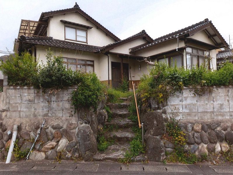 6DK House for Sale in Nanbu, Tottori – 119.71 sqm, 338.78 sqm Land - Thumbnail 3
