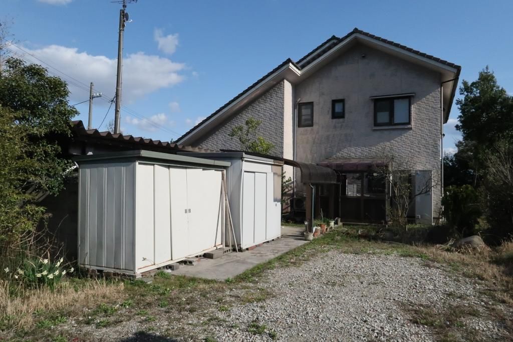 Spacious 1995 Detached House on Large Plot in Oyabe, Toyama - Thumbnail 3