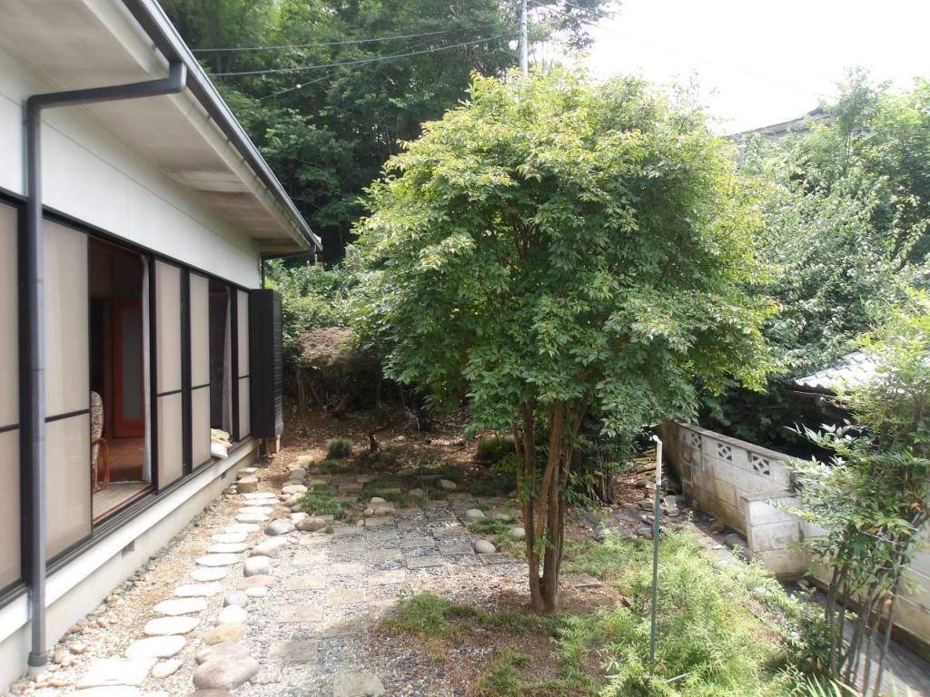 5-Bedroom Single-Story Home with Large Plot in Kiryu, Gunma - Thumbnail 2