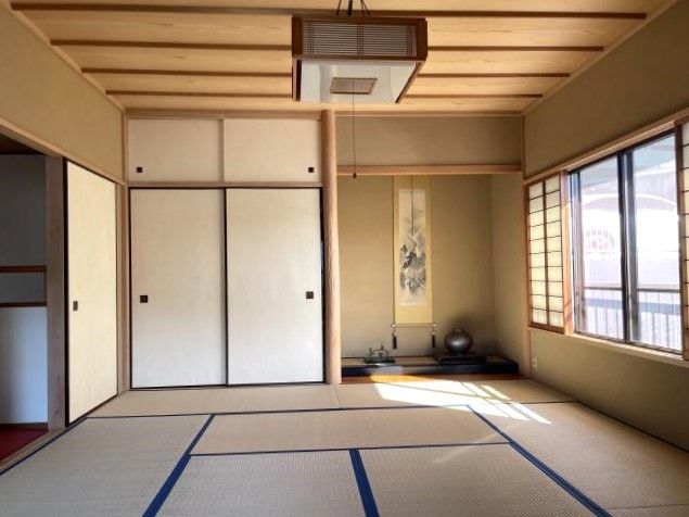Detached House for Sale in Yugawara with 4SLDK and Onsen - Thumbnail 2