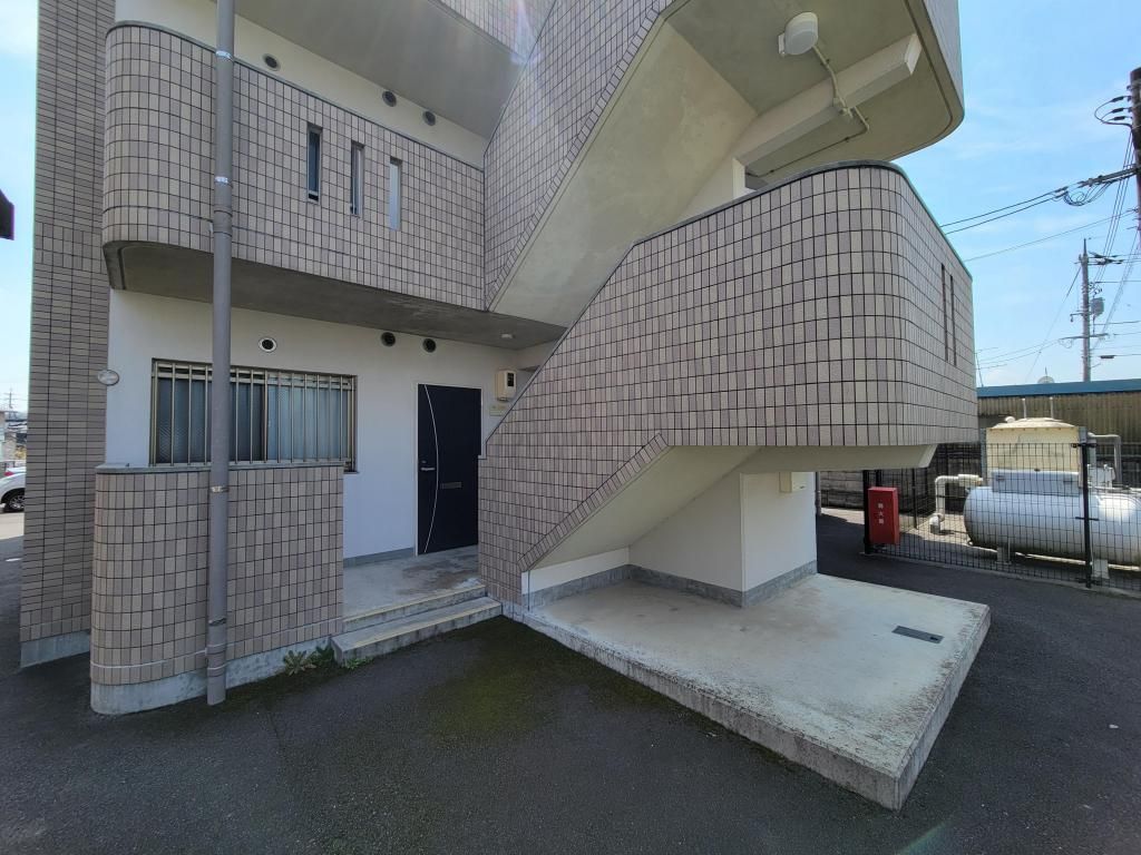 2LDK Apartment for Rent in Tsuyama, Okayama - Thumbnail 2